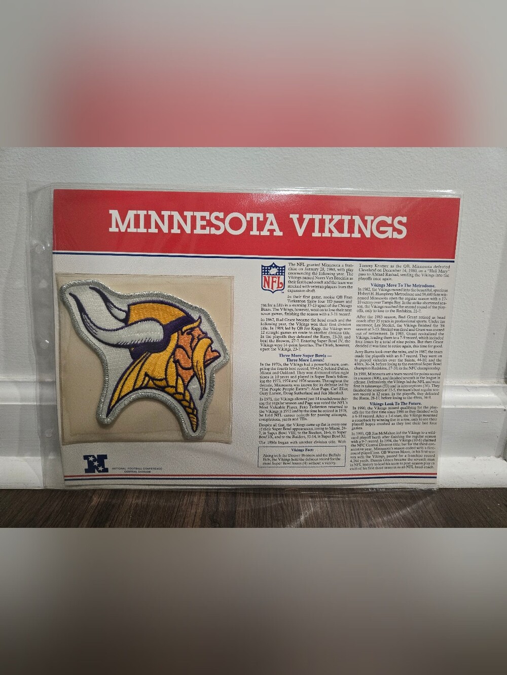 Vintage NFL 1995 Minnesota Vikings Iron On Patch With Info Card